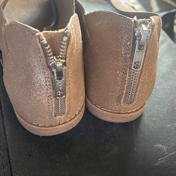 Softy brand rose gold pink with shimmer - Picture 3 of 3